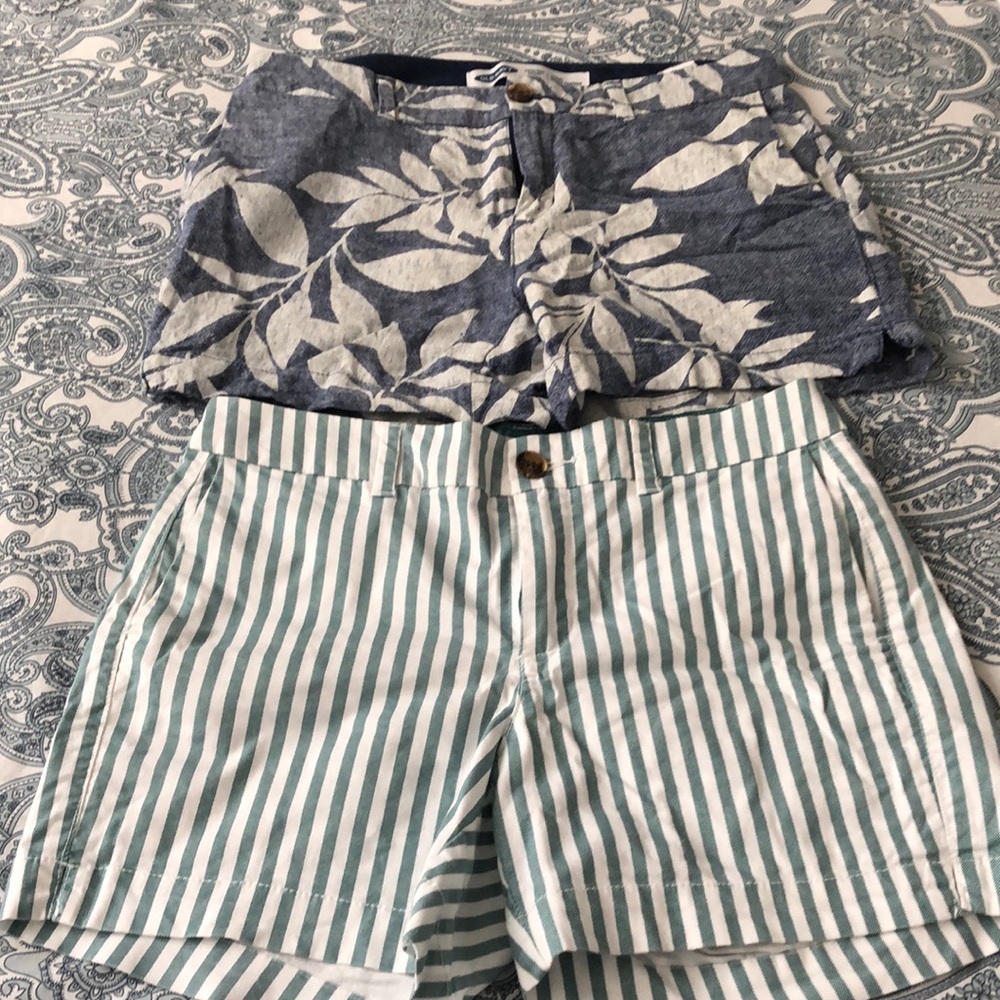 OLD NAVY women short size 2